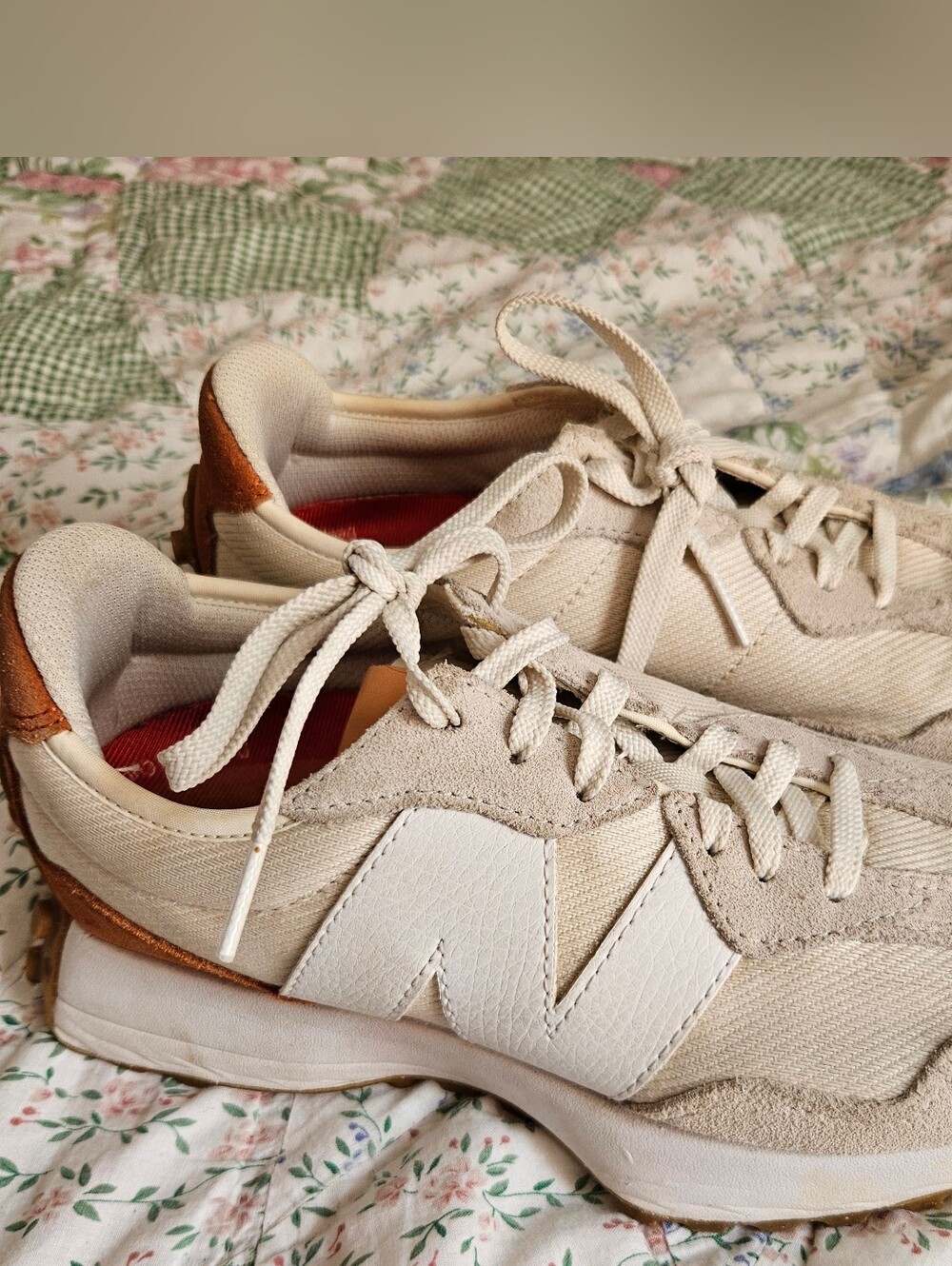 New Balance327 Sneaker RUST Womens 8 - Great Condition Athleisure